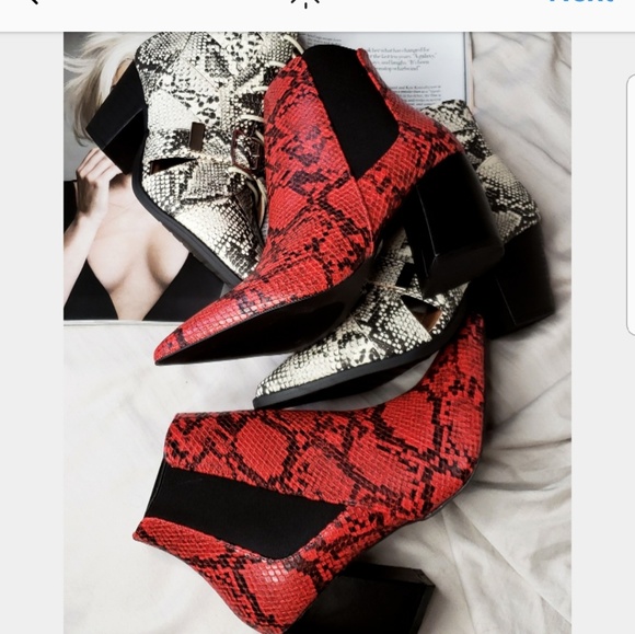 🚨ON SALE//The Miya// Red Snake Print booties - Picture 5 of 5